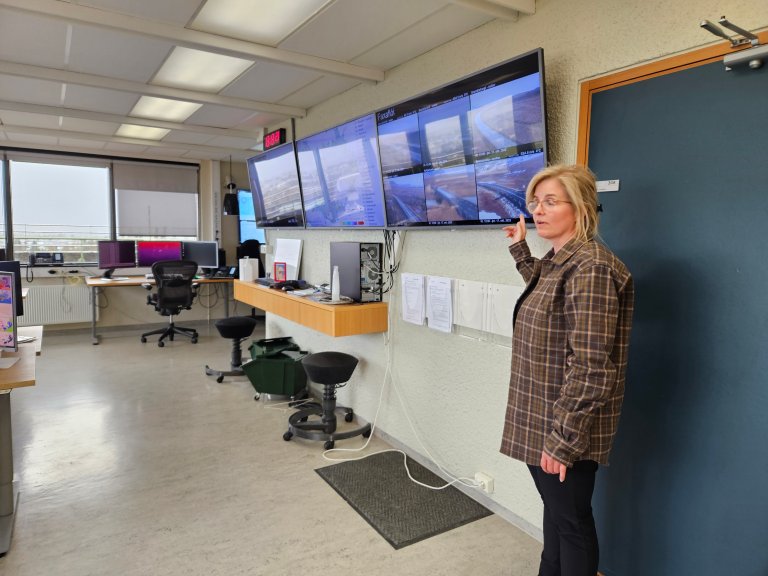 Helga Ívarsdóttir in the forecasters room