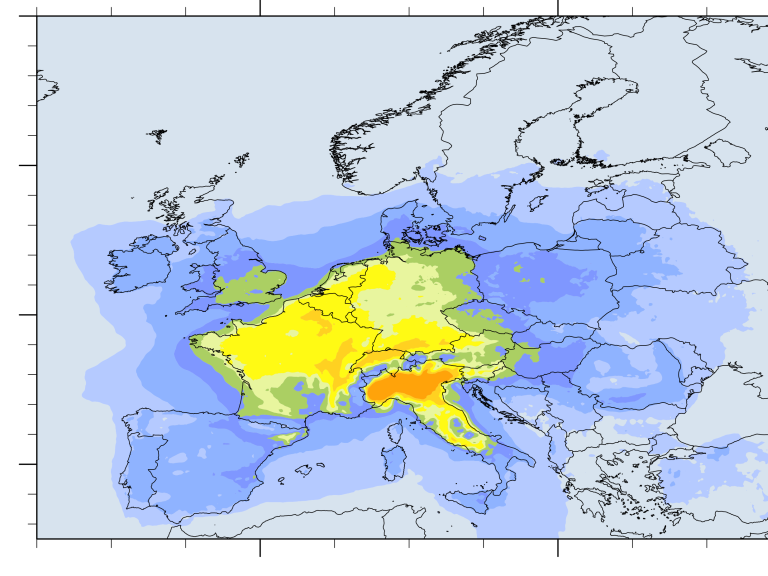Dette kartet viser konsentrasjonen av fine partikler dannet som følge av overskytende NOx-utslipp fra dieselbiler, varebiler og lette lastebiler over hele Europa. Blå farge indikerer lave bidrag til konsentrasjonene av partikler mens oransje og rødt indikerer høye bidrag til denne forurensningen. Enhet: mikrogram PM2,5 per kubikkmeter, årsgjennomsnitt i 2013.