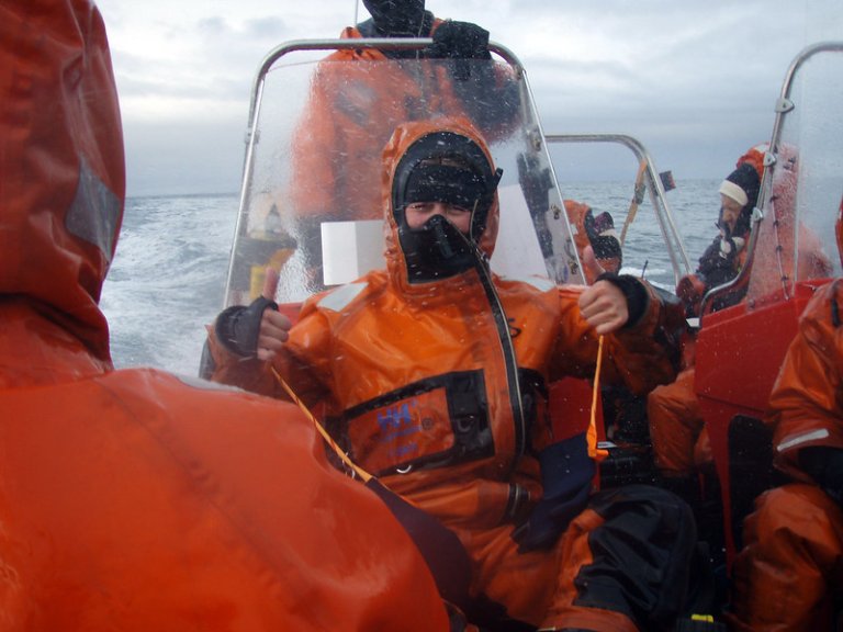 UNIS-studenter på båttur i Isfjorden. Bilde: Nils Roar Sælthun/UNIS.