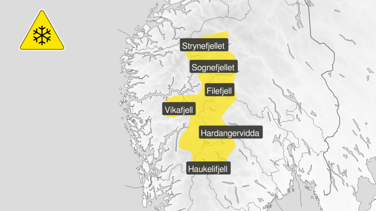 Kartet viser områder som får mye snø i tillegg til kraftige vindkast.