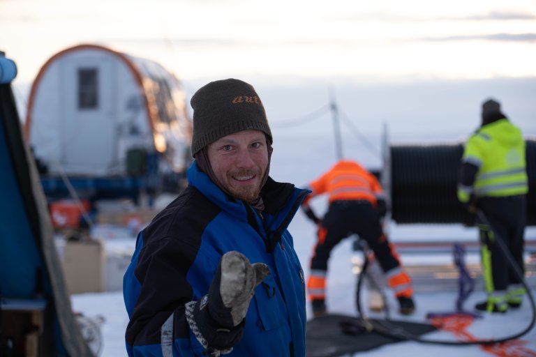 Mann ute, forskningsstasjon, Antarktis