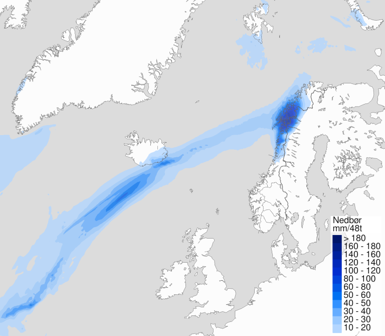 En atmosfærisk elv kommer inn mot Nordland og Troms