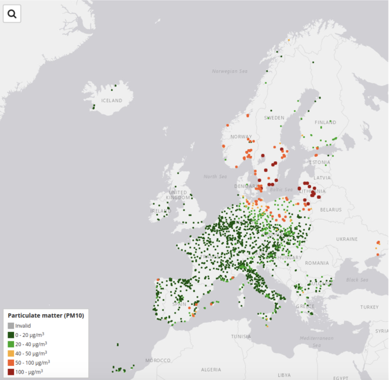 Her ser du nivåa av partikkelforureining på målestasjonar i Europa 2. oktober. Illustrasjon:&nbsp;EEA
