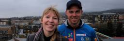 Rebecca og Stein Olav på toppen av Meteorologisk institutt.