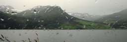 Regnvått fjell i Jølster
