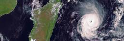 Satellittbilde over syklonen som har fått navnet Freddy, liker før den treffer Madagaskar. 