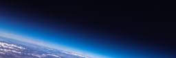 Satellittbilde som viser jordoverflaten og atmosfæren